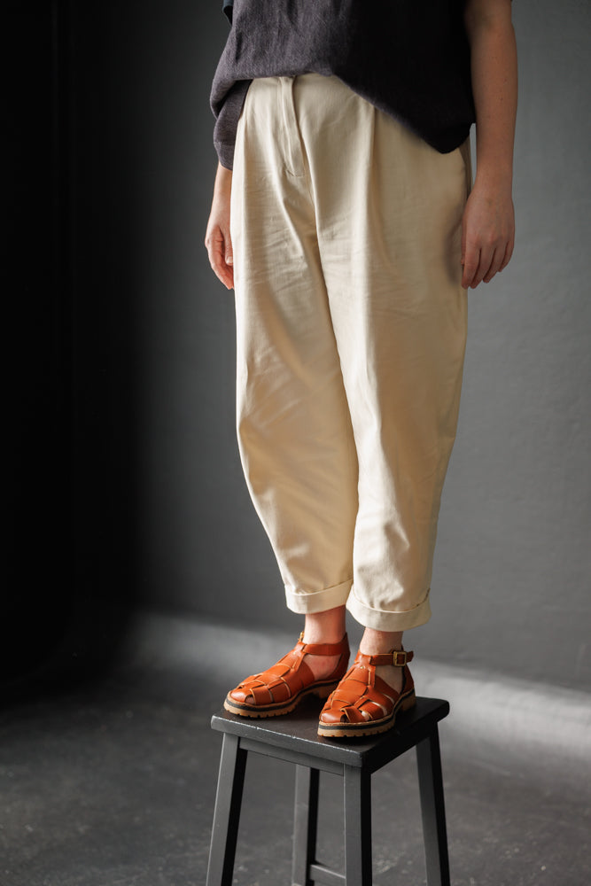 Linen peg trousers store