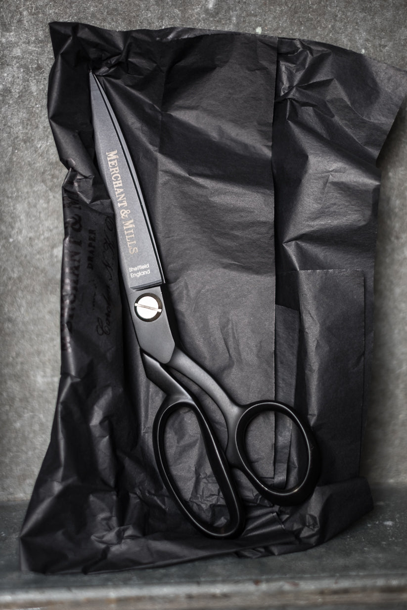 Matte Black 10" Scissors - Merchant & Mills - Simplifi Fabric