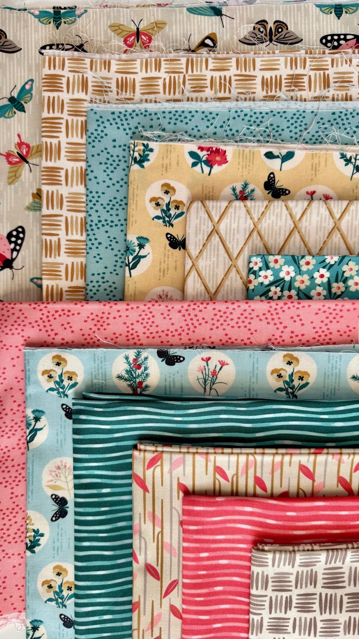 Streaming - Red - Garden Walks - Ann Gardner - Cloud 9 Fabrics - Poplin - Simplifi Fabric