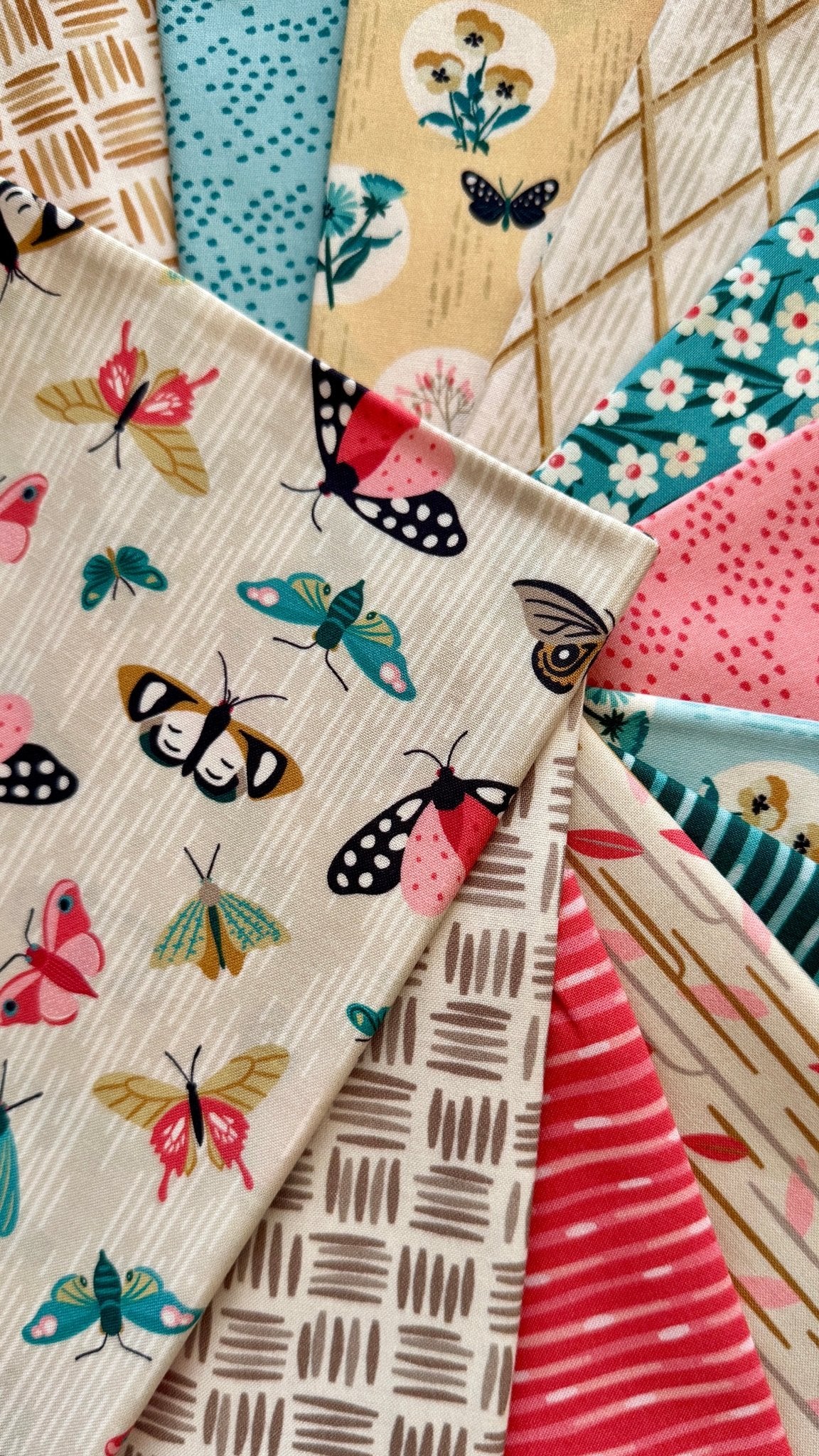 Streaming - Turquoise - Garden Walks - Ann Gardner - Cloud 9 Fabrics - Poplin - Simplifi Fabric