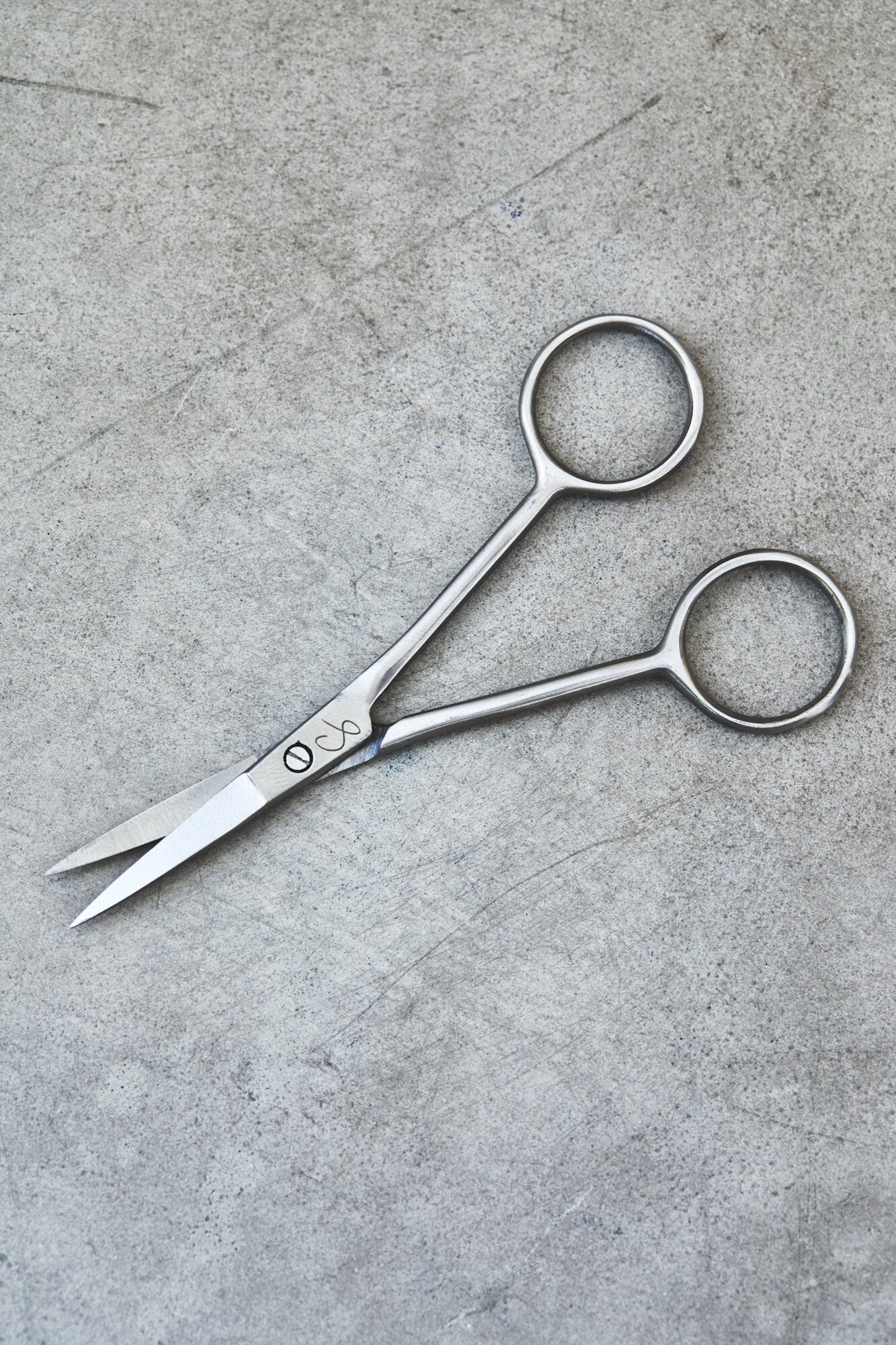 Tall Thread Scissors - Black or Steel - Sewply - Simplifi Fabric