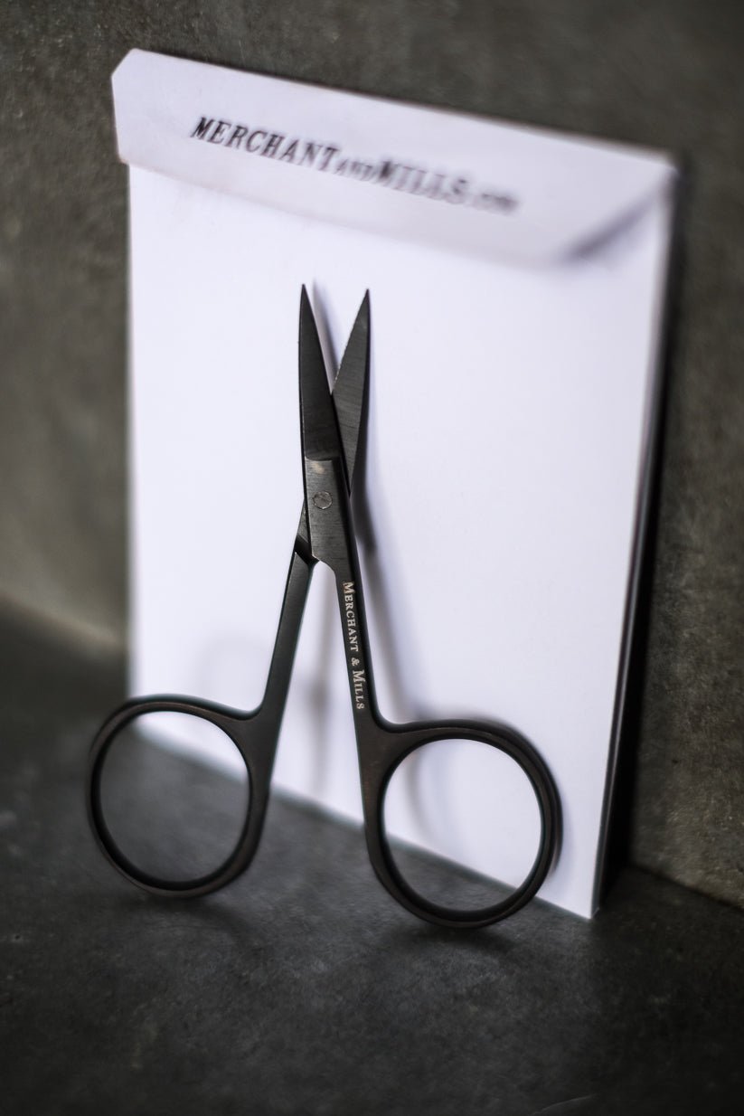 Wide Bow Scissors - Merchant & Mills - Simplifi Fabric