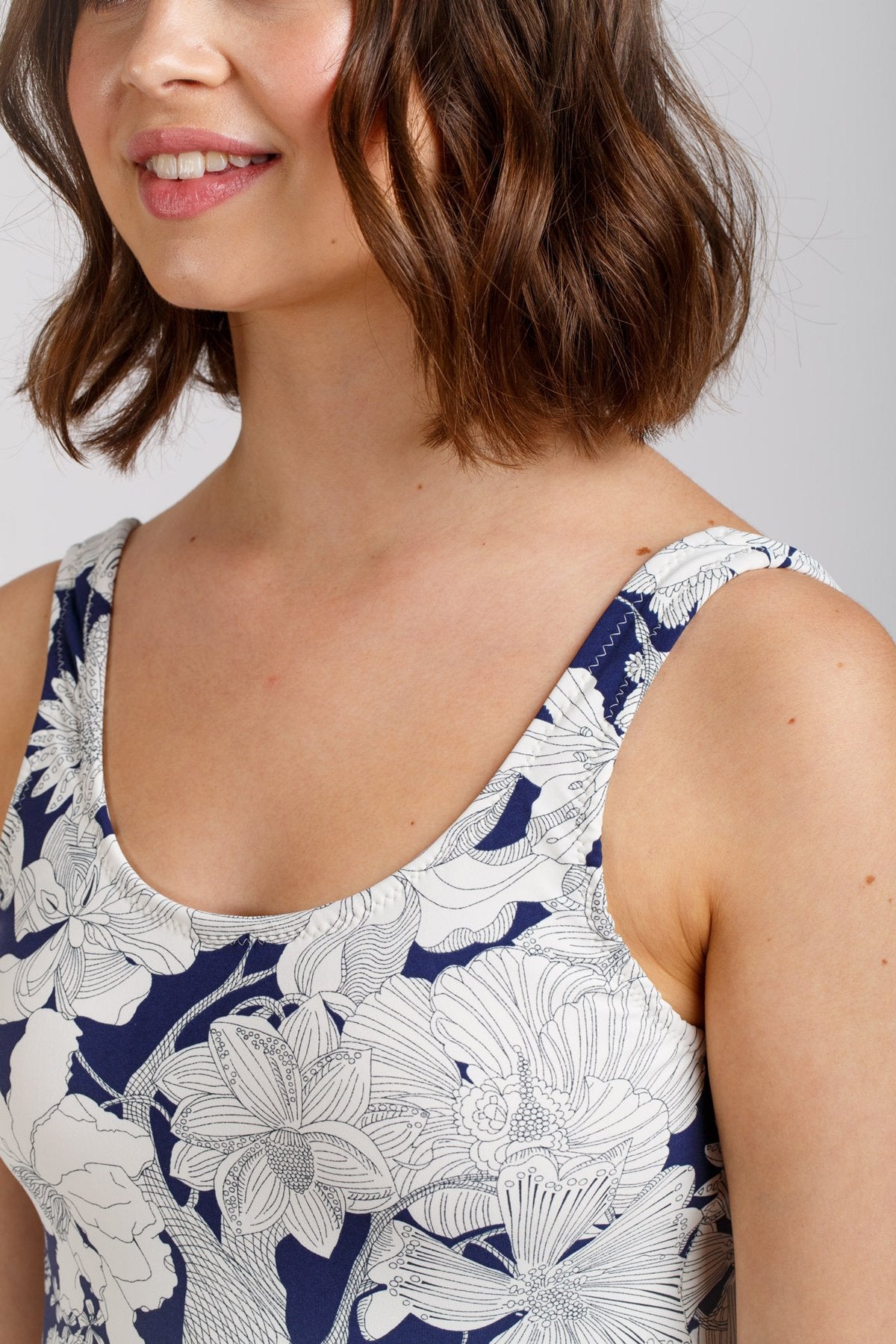 Women's Megan Linen Blend Sleeveless Tank Top