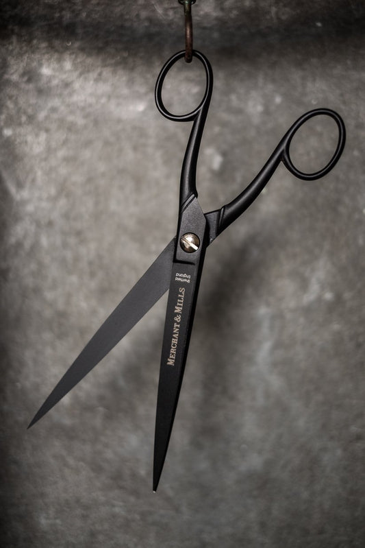 Matte Black 9" Studio Scissors - Merchant & Mills